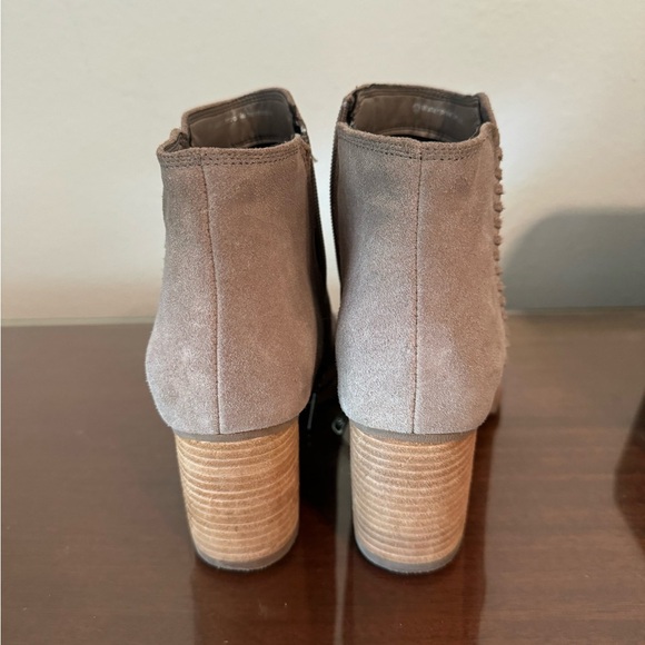 Blondo Nina Waterproof Tan Suede Ankle Booties - Picture 4 of 10